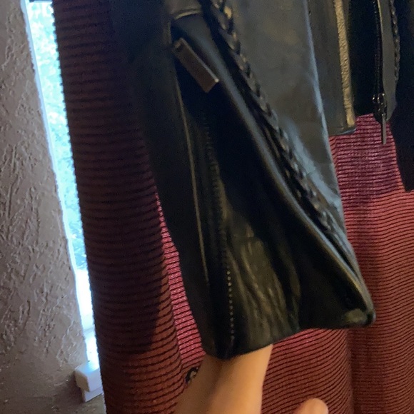 Leather jacket - Picture 4 of 8